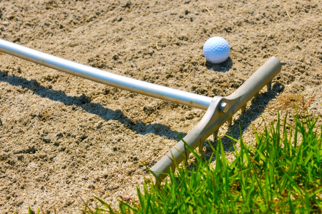 bunker-rake-and-ball