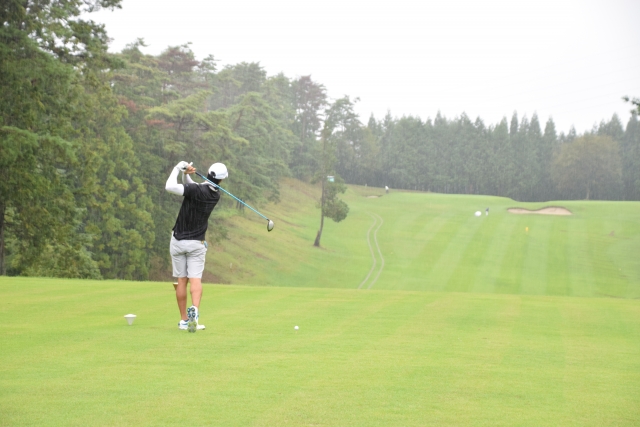 tee-shot-in-the-downpour