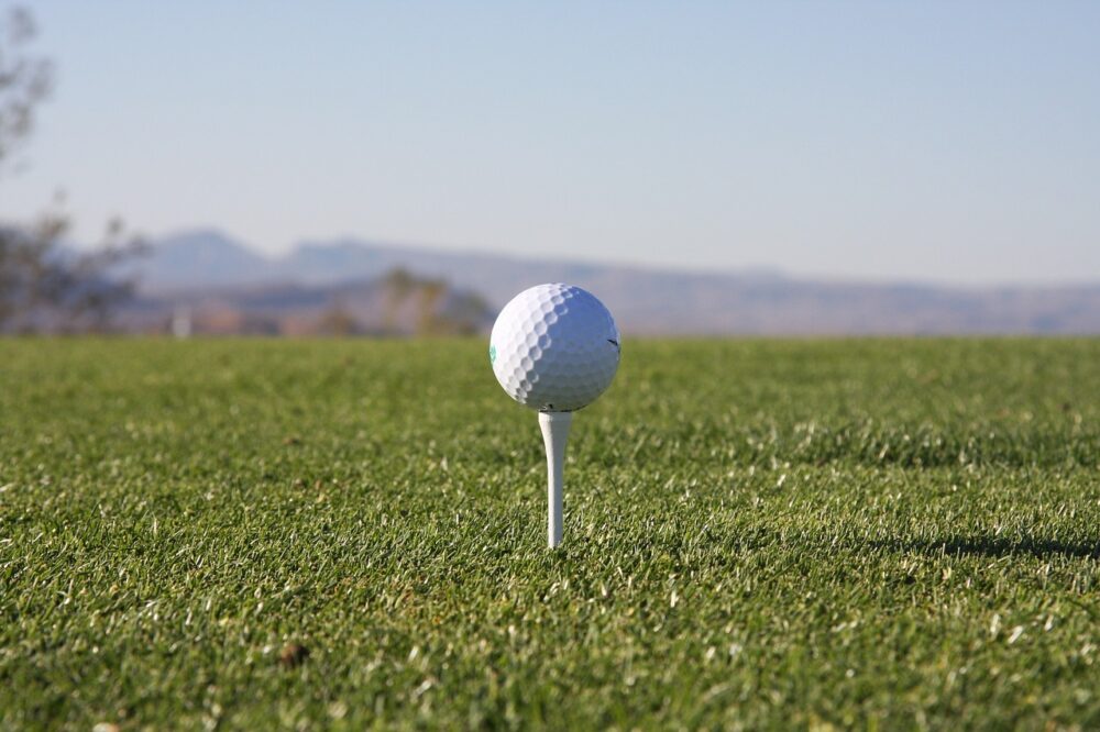 white-golf-ball-the-tee