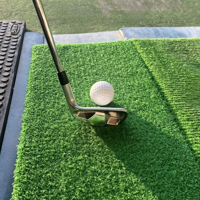 Close-up-of-golf-practice-scene